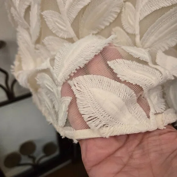 Ann Taylor Factory 3D Leaf Sleeveless Blouse, Sz M - Picture 8 of 9